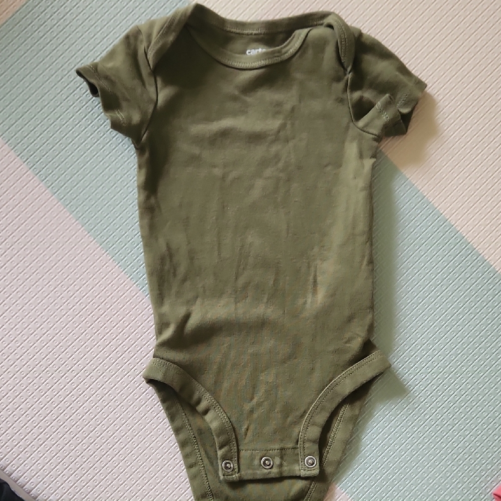 💙6M Carter's Olive Green Short Sleeve Baby One-Piece